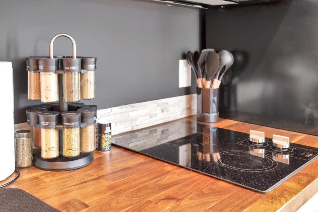 Cozy 1 Bedroom Apt Kitchen Central Danbury Exterior foto